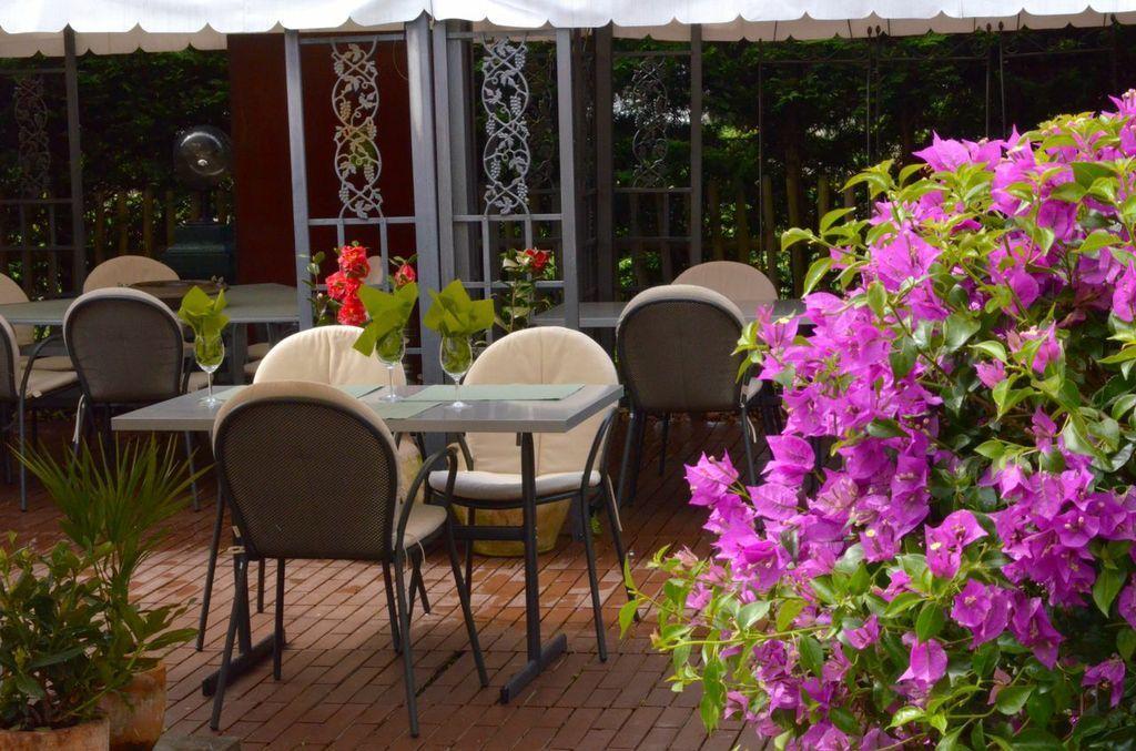 Hotel Restaurant Kutchi Bellevue Esterno foto
